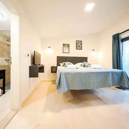 Royal Exclusive Guest house 5*