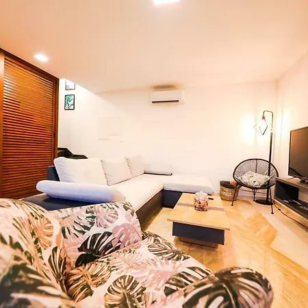 Royal Exclusive Guest house