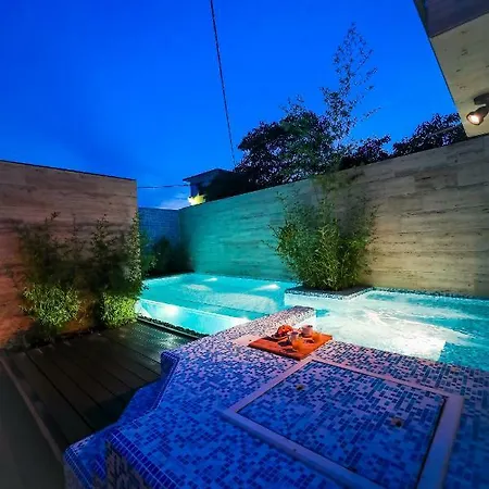 Konukevi Royal Exclusive 5*