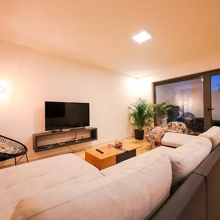 Konukevi Royal Exclusive 5*